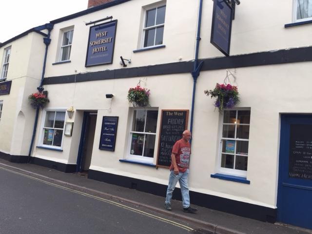 West Somerset Pub & Accommodation 沃切特 外观 照片
