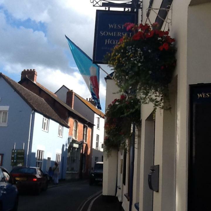 West Somerset Pub & Accommodation 沃切特 外观 照片